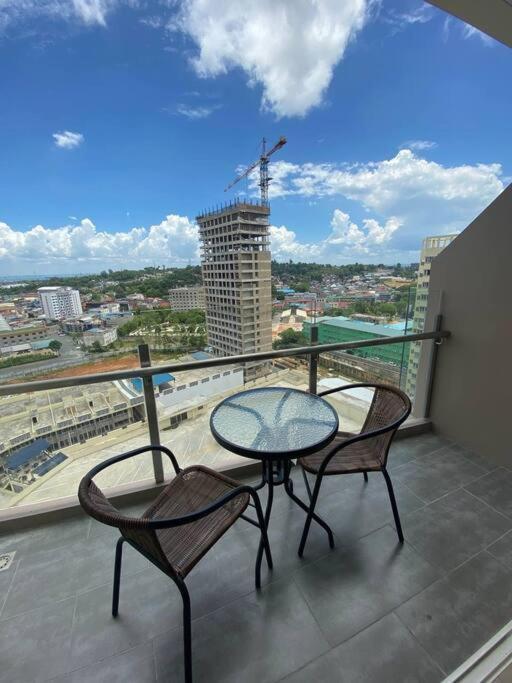 Nagoya Thamrin Apartment High Floor With View 외부 사진