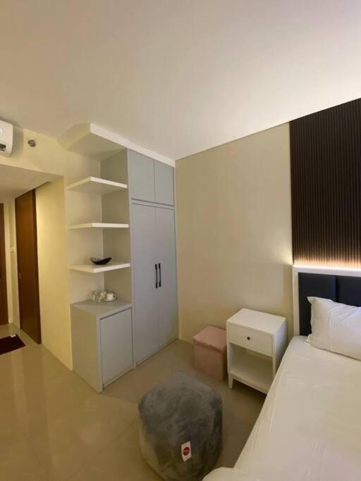 Nagoya Thamrin Apartment High Floor With View 외부 사진