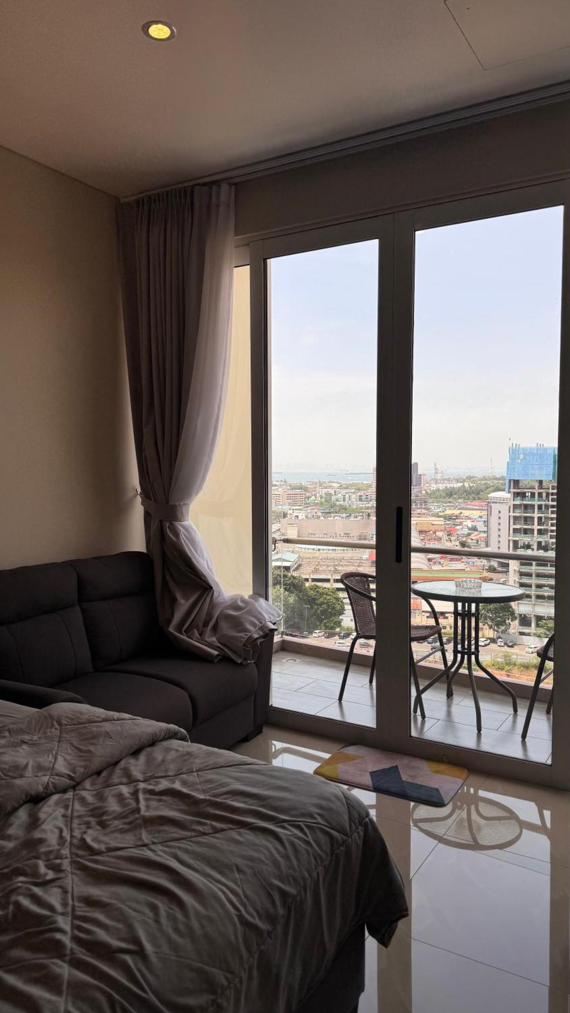 Nagoya Thamrin Apartment High Floor With View 외부 사진