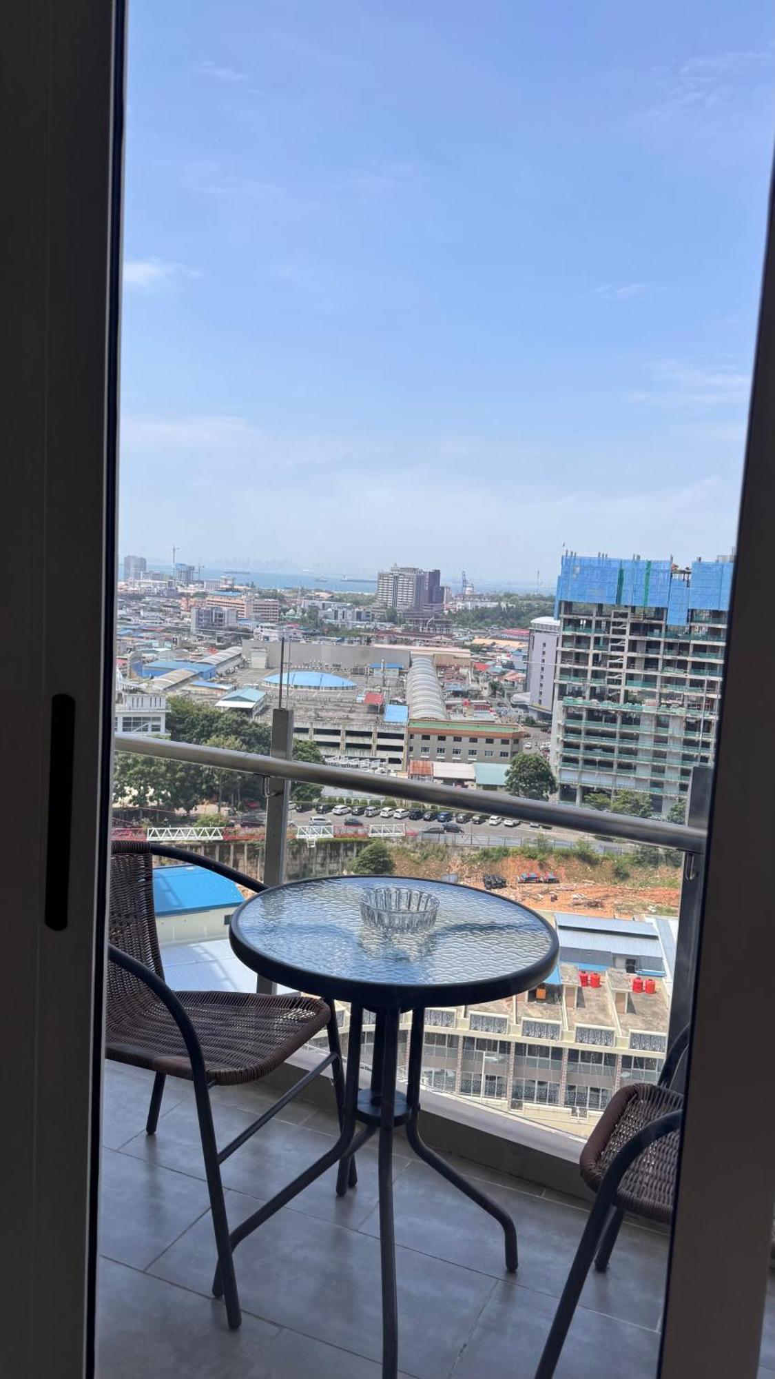 Nagoya Thamrin Apartment High Floor With View 외부 사진