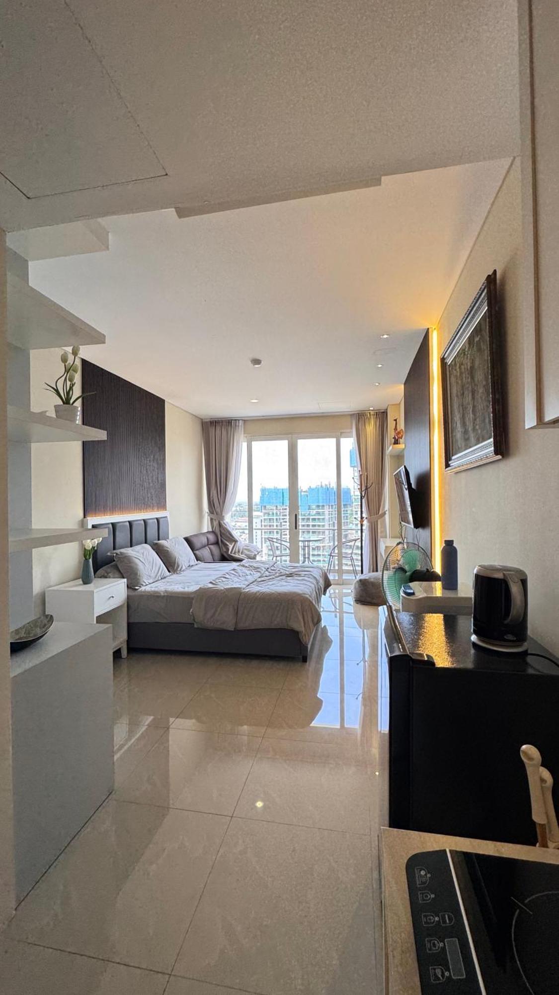 Nagoya Thamrin Apartment High Floor With View 외부 사진