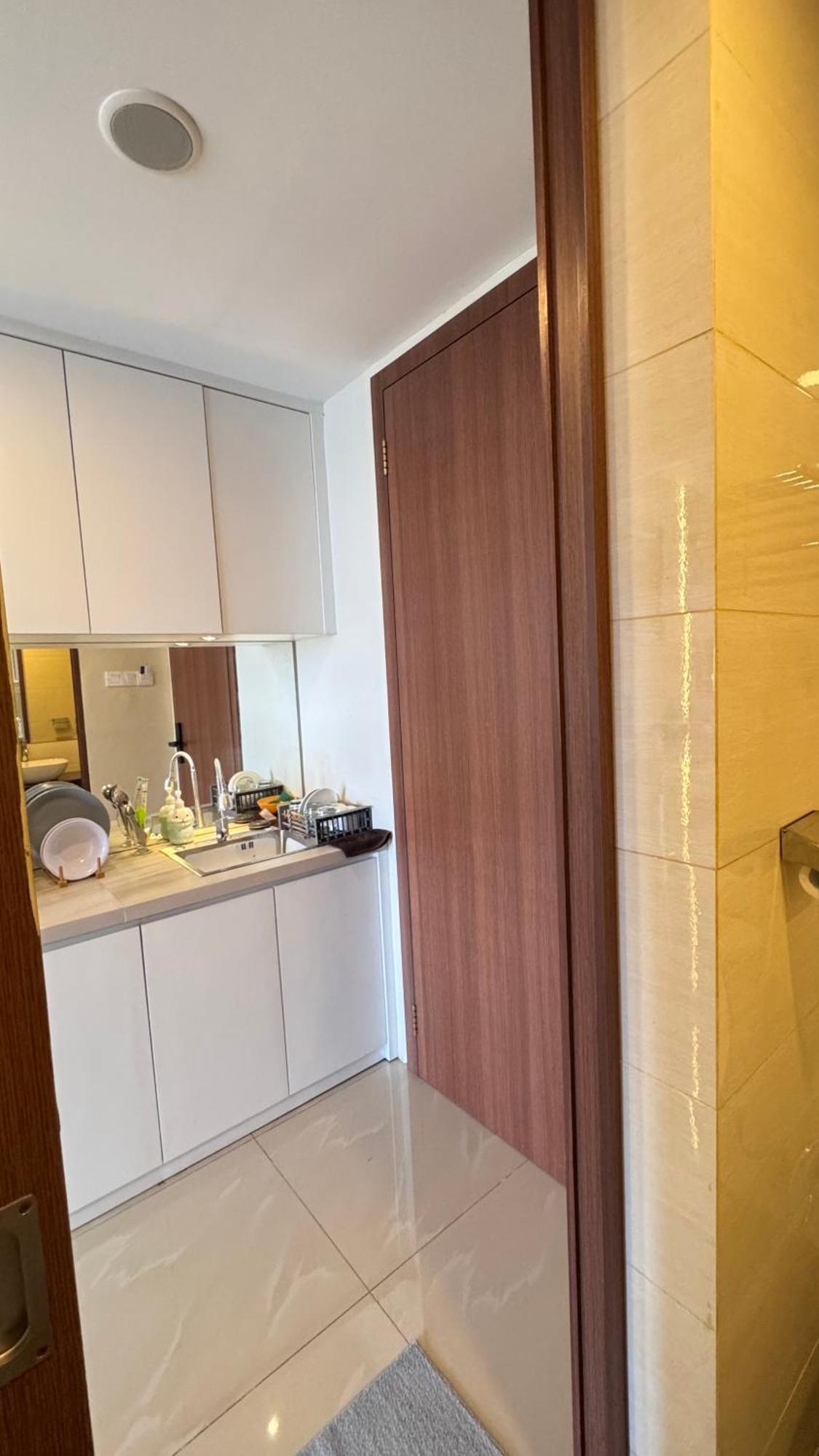 Nagoya Thamrin Apartment High Floor With View 외부 사진