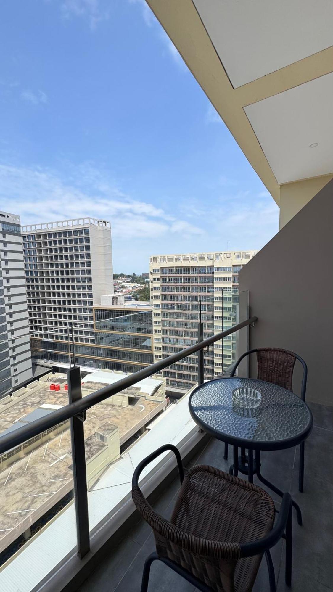 Nagoya Thamrin Apartment High Floor With View 외부 사진