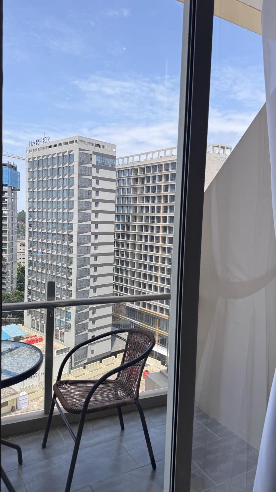 Nagoya Thamrin Apartment High Floor With View 외부 사진